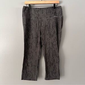 Eddie Bauer Capri Length Snake Skin Print Legging |‎ Black + Grey